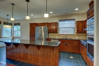 2882 SW Fairway Point Dr in Oak Harbor, WA - Building Photo - Building Photo