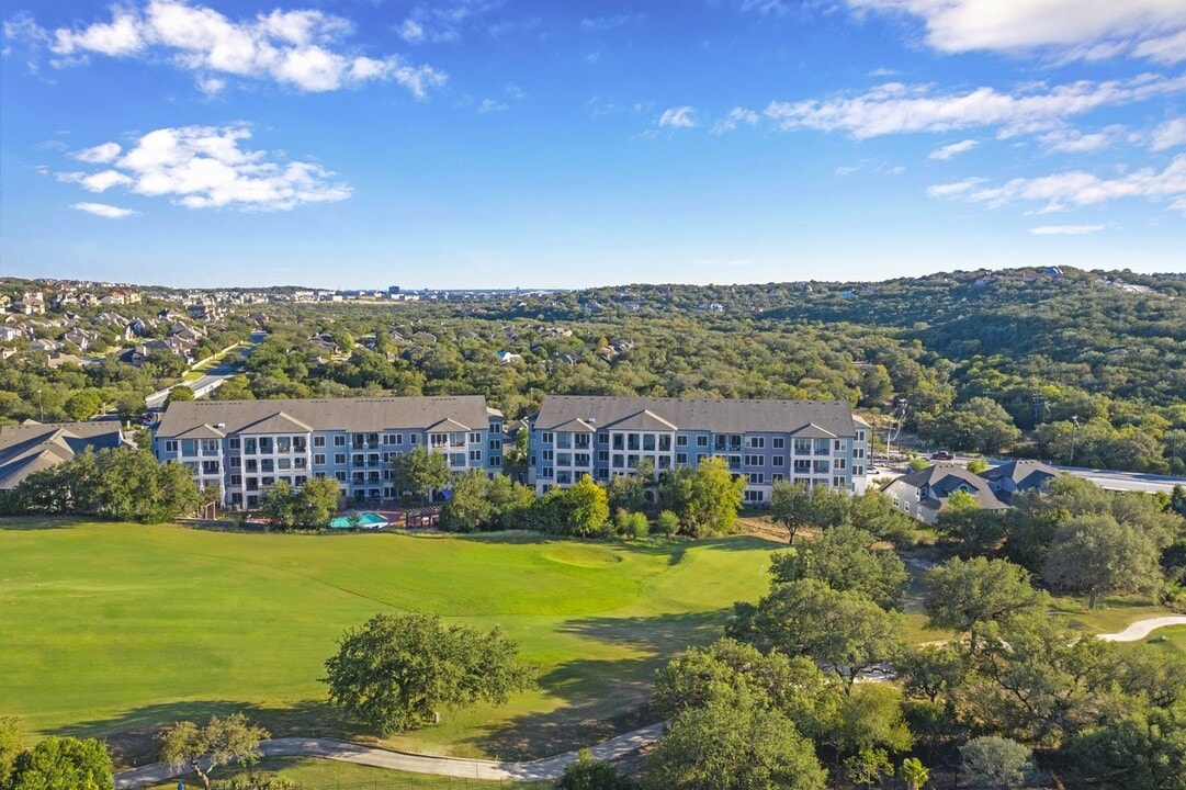 Cypress at Stone Oak in San Antonio, TX - Building Photo