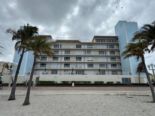 300 Oregon St, Unit 506 in Hollywood, FL - Foto de edificio