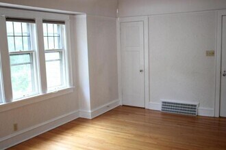 1614 E Newton Ave in Shorewood, WI - Building Photo - Building Photo