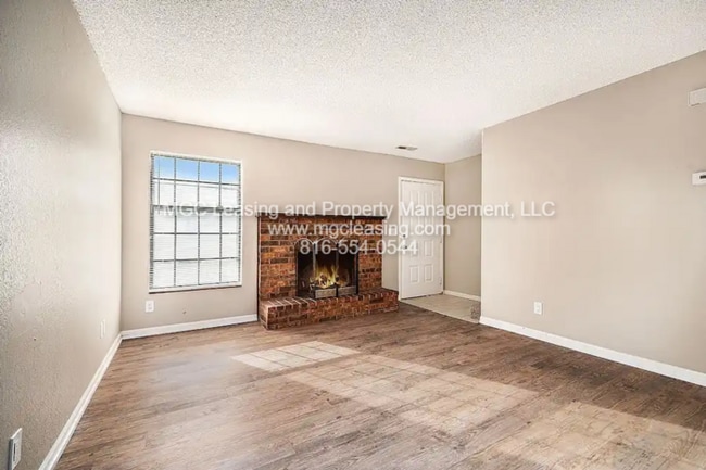 238 NW Woods Chapel Rd in Blue Springs, MO - Building Photo - Building Photo