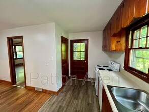 29 Evergreen Ave in Asheville, NC - Foto de edificio - Building Photo
