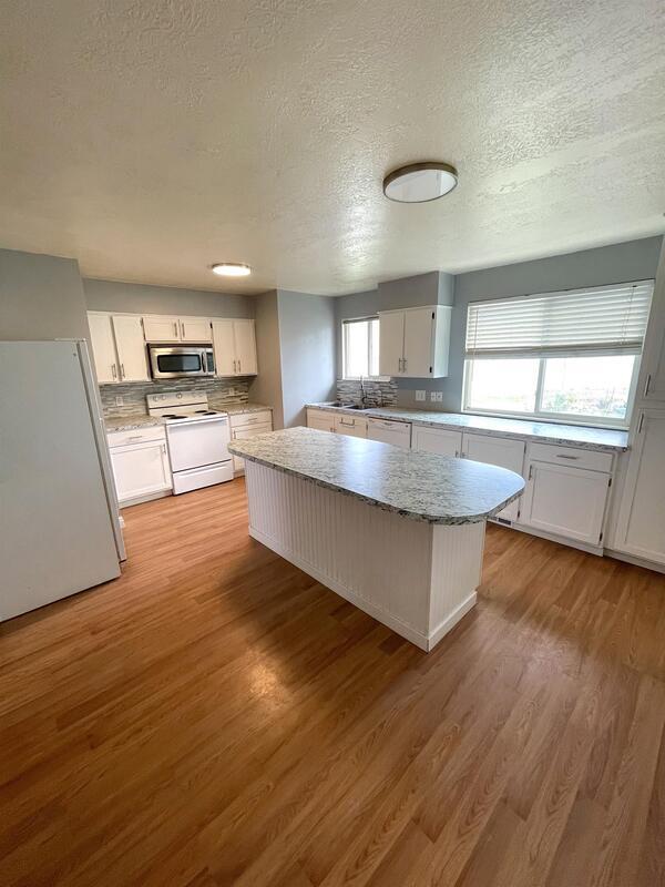 474 Mayo Cir in Tooele, UT - Building Photo - Building Photo