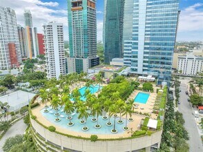 1435 Brickell Ave in Miami, FL - Building Photo - Building Photo