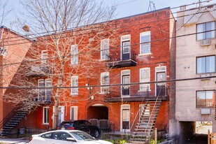 2544 Saint-Charles St in Montréal, QC - Building Photo