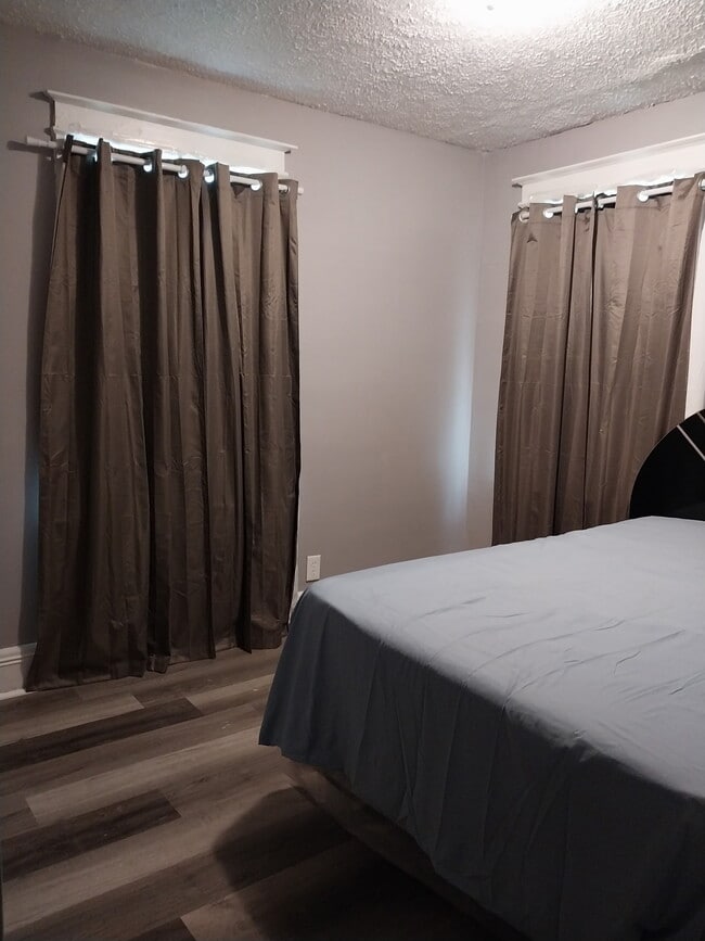 183 Norton St, Unit #1 - DOWNSTAIRS in Rochester, NY - Foto de edificio - Building Photo