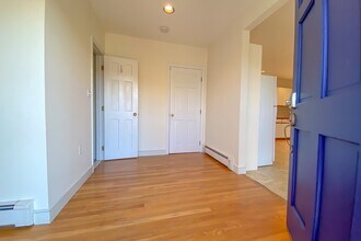 11 Lime St in Marblehead, MA - Building Photo - Building Photo