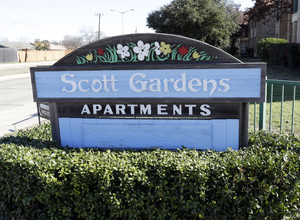 Scott Gardens Apartments in Garland, TX - Building Photo - Building Photo