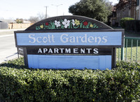 Scott Gardens Apartments in Garland, TX - Foto de edificio - Building Photo