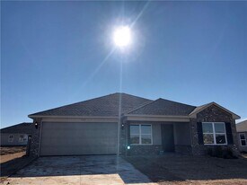 602 W Pittsfield in Siloam Springs, AR - Building Photo