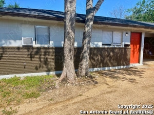 property at 813 John Adams Dr