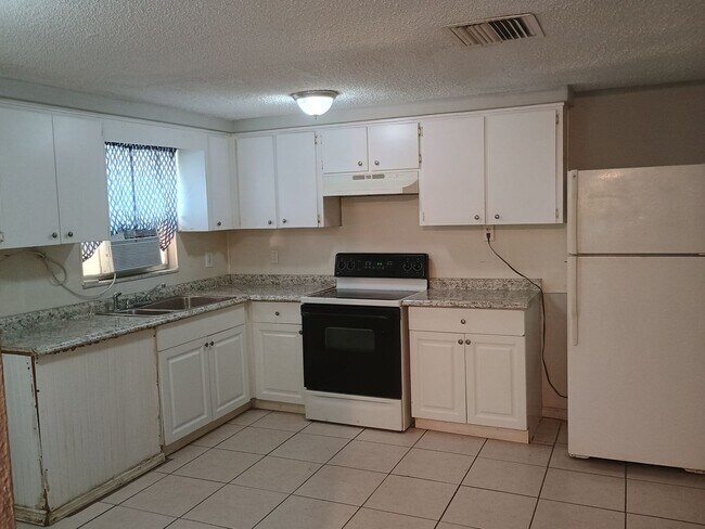 9315 Loras St-Unit -#760 - 9321 Loras St. Unit C in New Port Richey, FL - Building Photo - Building Photo