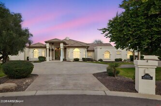 8303 N 61st Pl in Paradise Valley, AZ - Building Photo - Building Photo