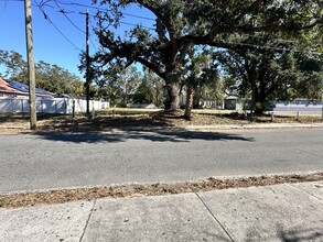 1701 14th St S, Unit B - The Cityside Escape in St. Petersburg, FL - Foto de edificio - Building Photo