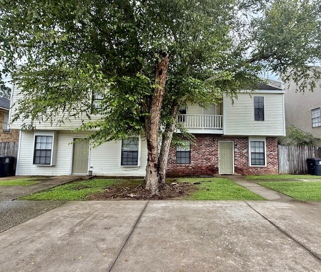 5121 E Hunters Chapel Ct in Baton Rouge, LA - Building Photo