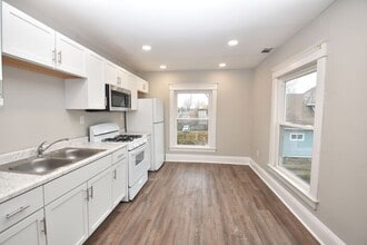 111 1/2 S West St in Mishawaka, IN - Building Photo - Building Photo