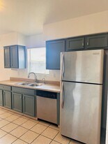 2384 W Silverbell Tree Dr in Tucson, AZ - Building Photo