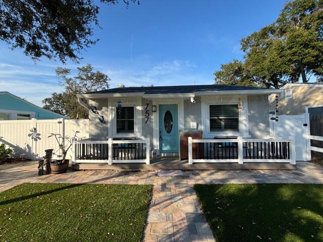757 52nd Ave N in St. Petersburg, FL - Building Photo