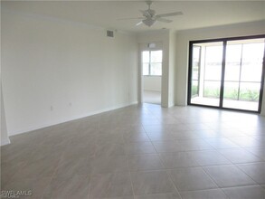 12032 Hawthorn Lake Dr in Ft. Myers, FL - Building Photo - Building Photo