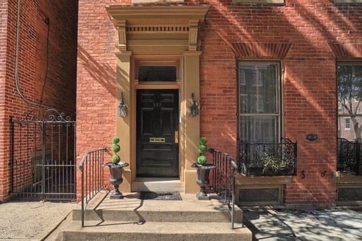 105 W 3rd St, Unit Apt 3, Unit Apt 3