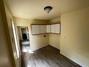 373 Congress Ave, Unit 2nd floor in Waterbury, CT - Building Photo - Building Photo