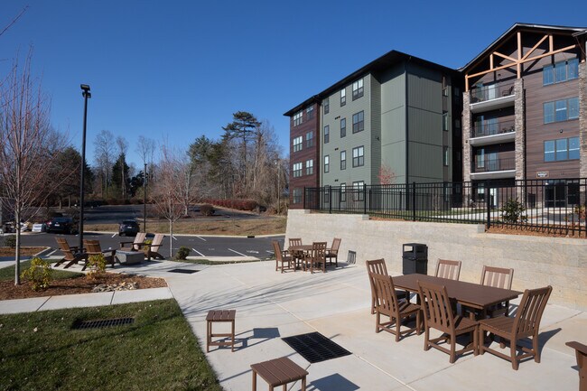 Venture at Long Shoals in Arden, NC - Building Photo - Building Photo