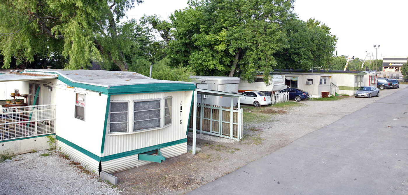 Mimosa Mobile Home Park in Grapevine, TX - Building Photo