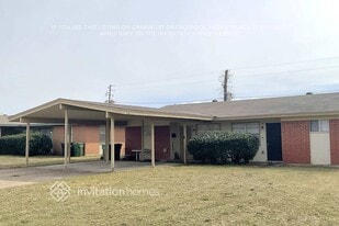 2212 Lavern St in Arlington, TX - Building Photo