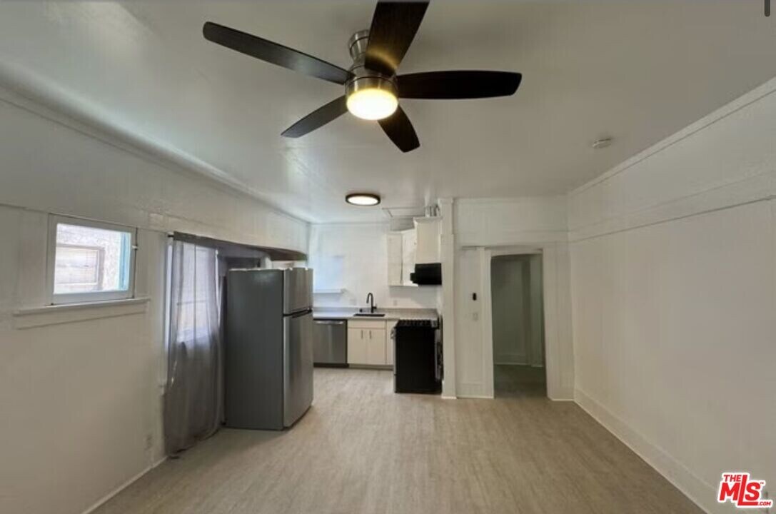 1111 Orizaba Ave in Long Beach, CA - Building Photo