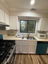 609 Hillsborough St, Unit 7 in Chapel Hill, NC - Building Photo - Building Photo