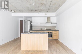 560 King St W in Toronto, ON - Building Photo - Building Photo