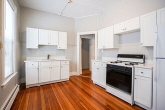 21 Day Ave in Westfield, MA - Building Photo - Building Photo