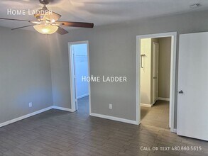 7213 W Hilton Ave in Phoenix, AZ - Building Photo - Building Photo