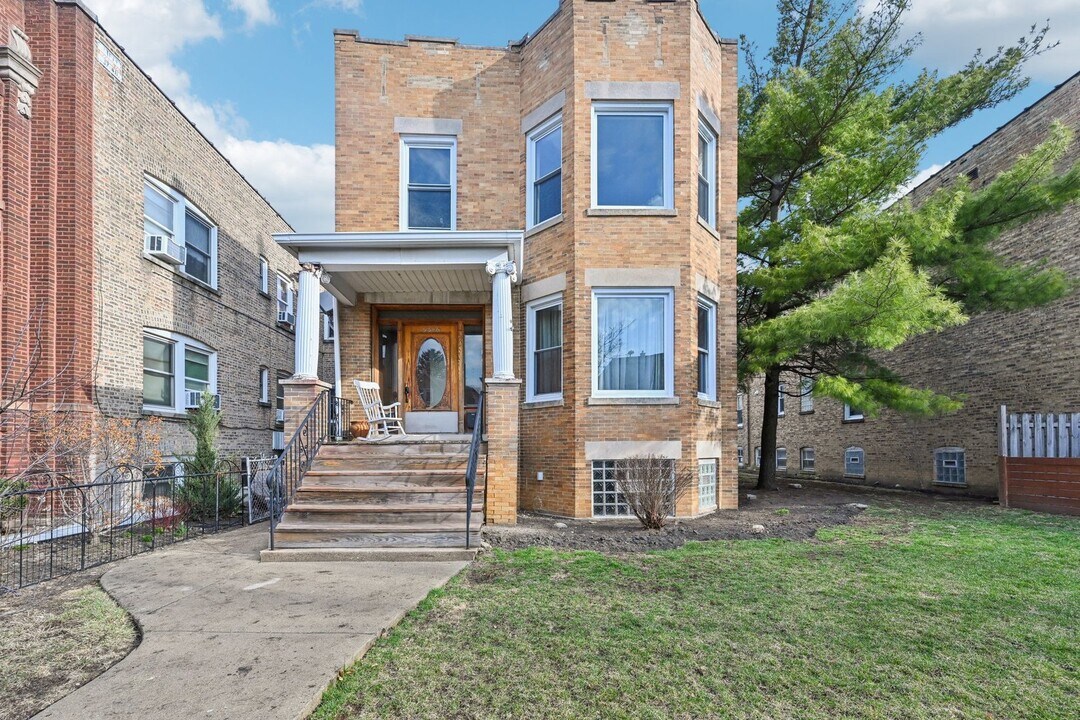 5346 W Leland Ave in Chicago, IL - Building Photo