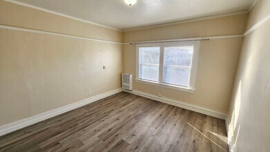 1330 W 11th St, Unit 16 in Los Angeles, CA - Building Photo - Building Photo