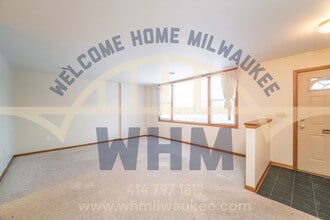 3650 E Barnard Ave in Cudahy, WI - Building Photo - Building Photo