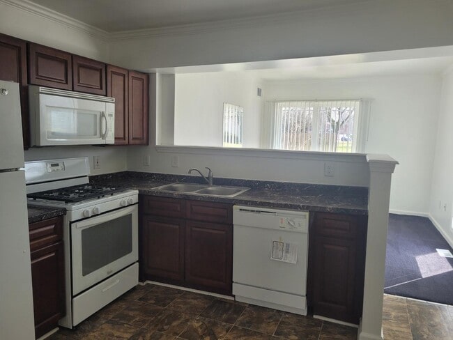 14980 Monroe Rd in Flat Rock, MI - Building Photo - Building Photo