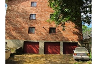 Taylor Apartments in Dubuque, IA - Foto de edificio - Building Photo