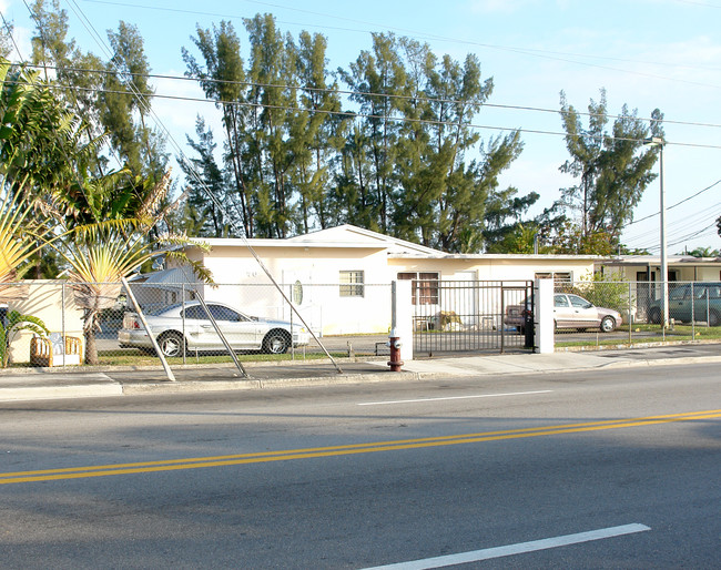 701 E 21st St in Hialeah, FL - Building Photo - Building Photo