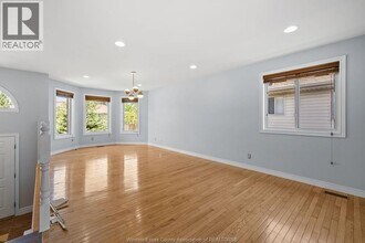 707 Sarah Ct in Windsor, ON - Building Photo - Building Photo