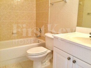 5211 Wentworth Rd in Port Charlotte, FL - Building Photo - Building Photo