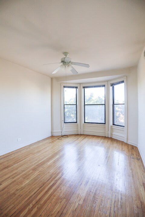 703 W Willow St in Chicago, IL - Building Photo