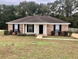 13599 James Copeland Dr in Mobile, AL - Building Photo