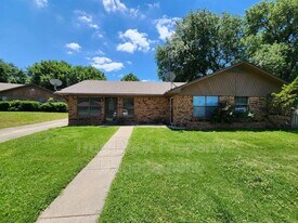 2501 Oakhurst Dr in Ada, OK - Building Photo