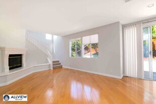 9 Windarbor Ln in Irvine, CA - Building Photo