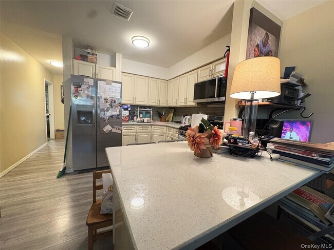 105-24 171st Pl in Queens, NY - Building Photo - Building Photo