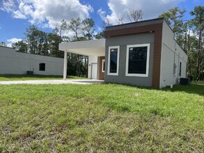 141 Greenbriar Blvd in Lehigh Acres, FL - Building Photo - Building Photo