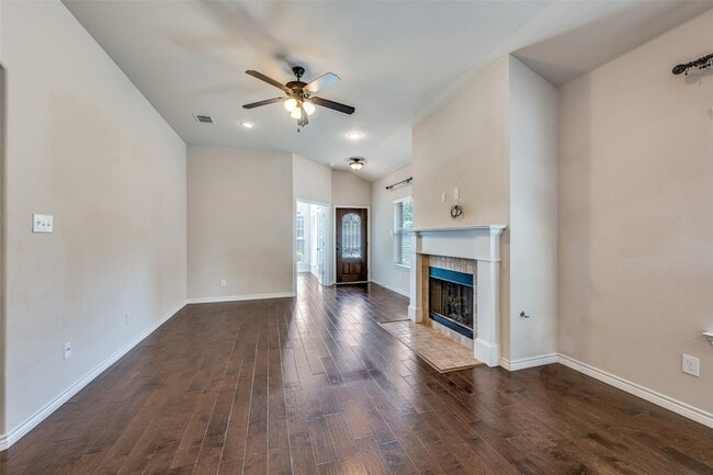 3805 Weatherstone Dr in Fort Worth, TX - Foto de edificio - Building Photo