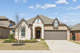 685 Coleman St in Aubrey, TX - Building Photo