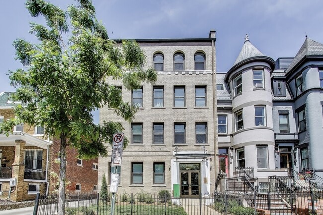 property at 1461 Girard St NW